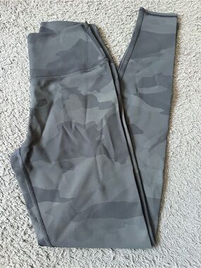 Alo Yoga The High-Waist Vapor Legging black camouflage size small